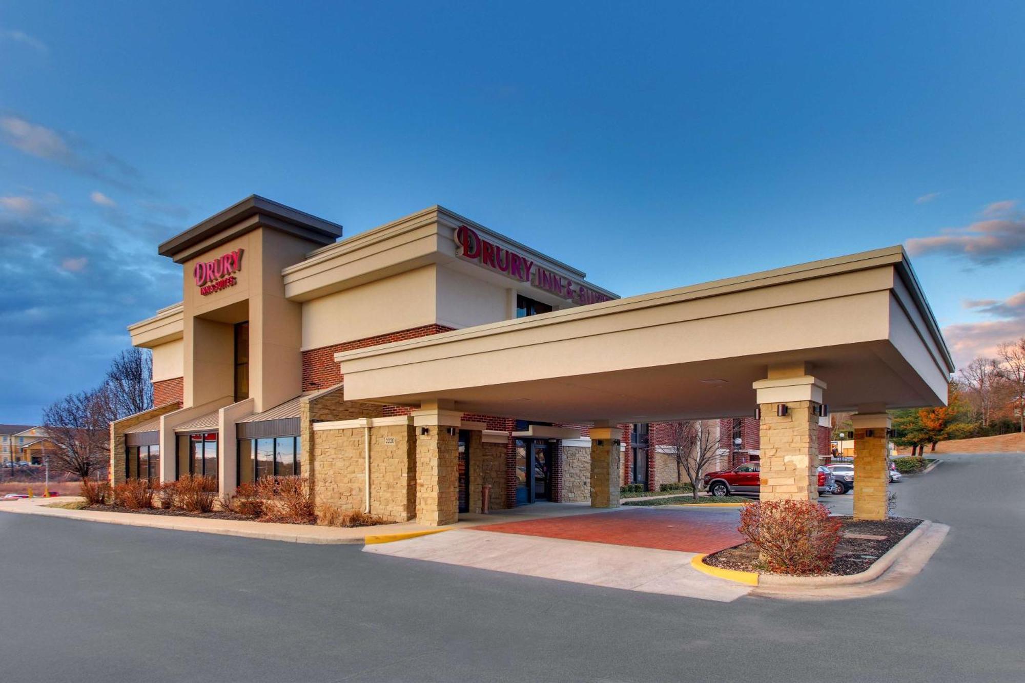 Drury Inn & Suites 포플러블러프 외부 사진