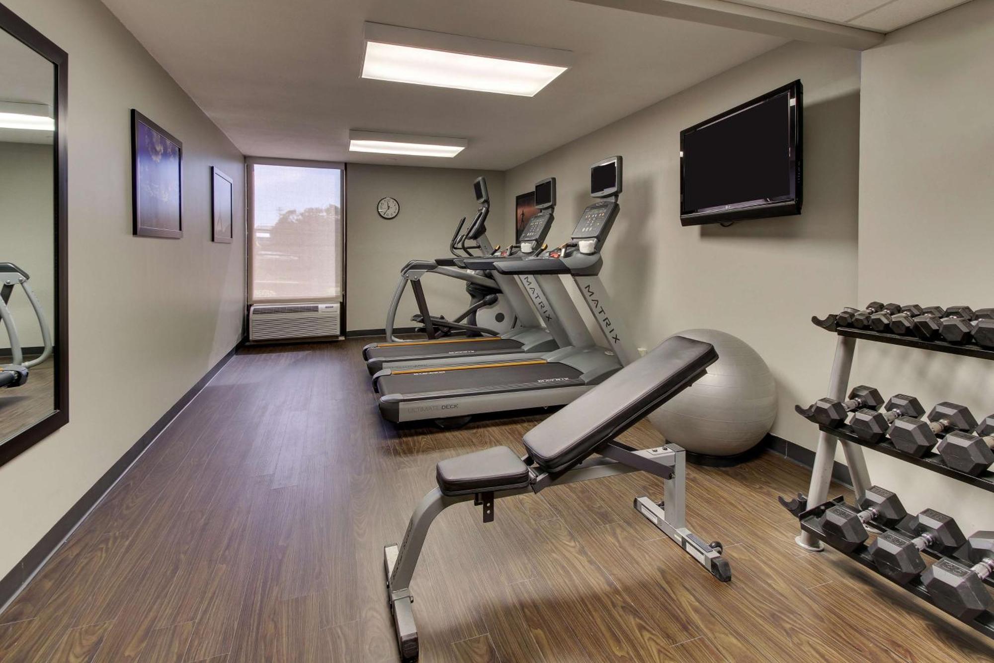 Drury Inn & Suites 포플러블러프 외부 사진