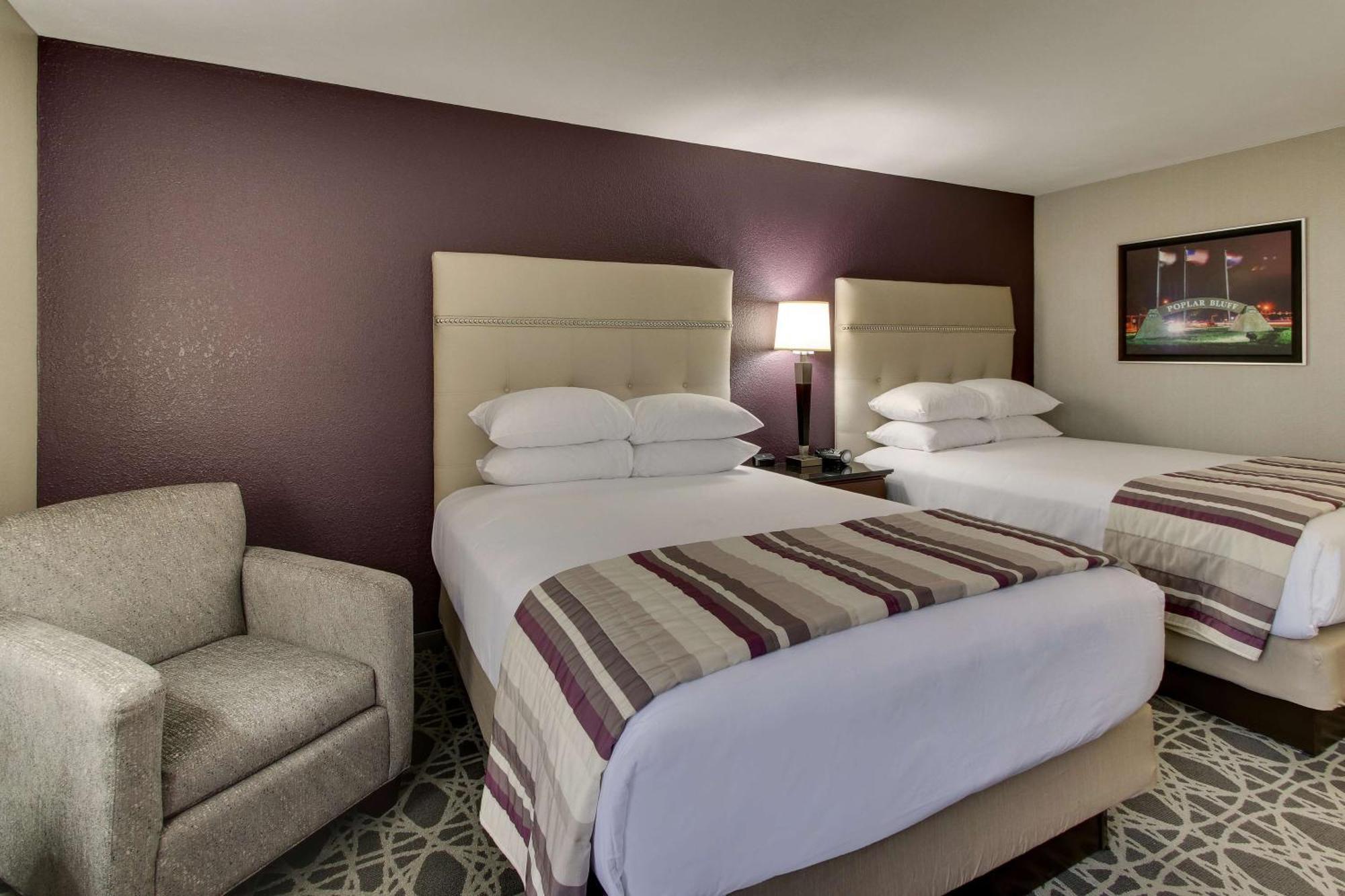 Drury Inn & Suites 포플러블러프 외부 사진