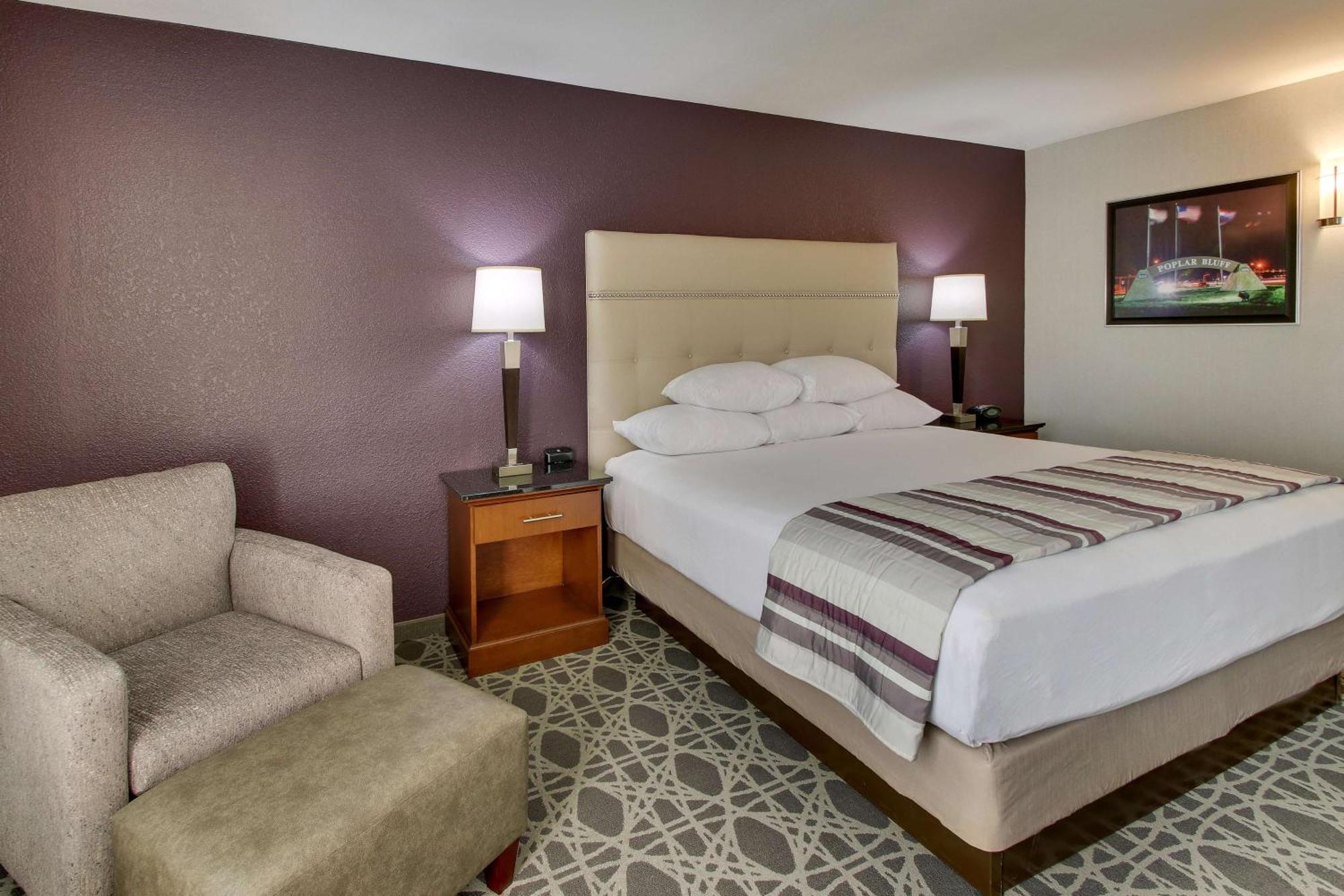 Drury Inn & Suites 포플러블러프 외부 사진