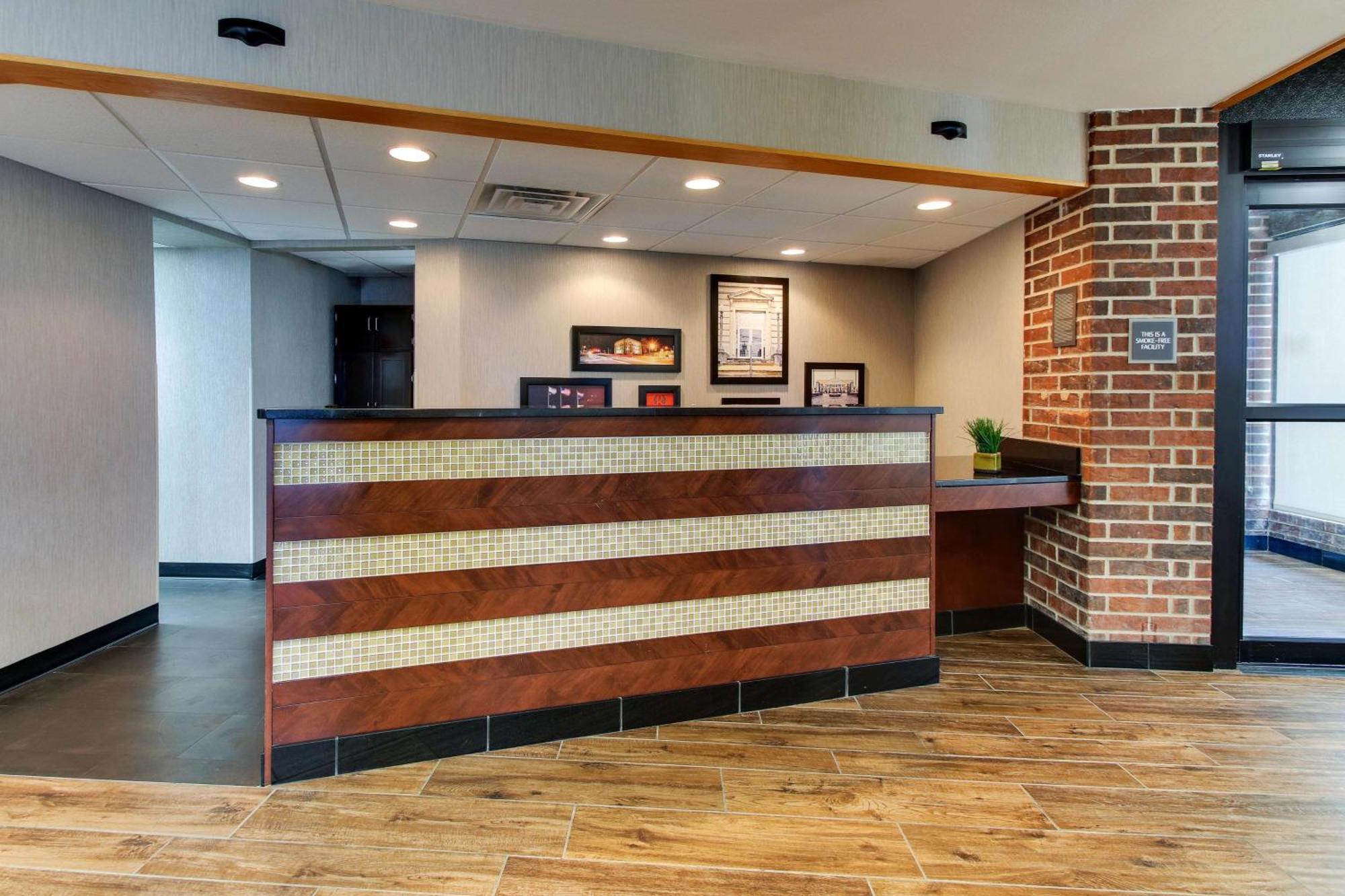 Drury Inn & Suites 포플러블러프 외부 사진